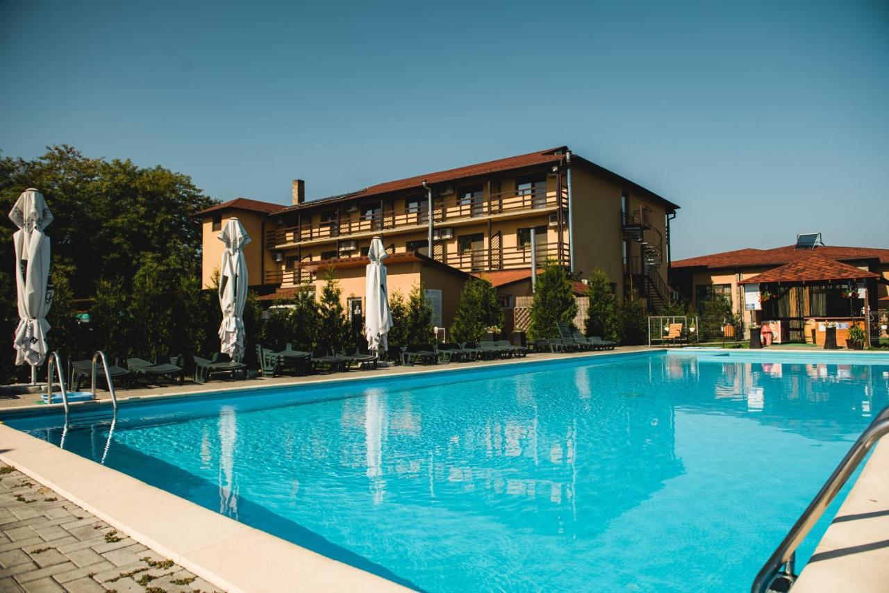Hanul Lui Bogdan Economy Inn Făget Екстериор снимка