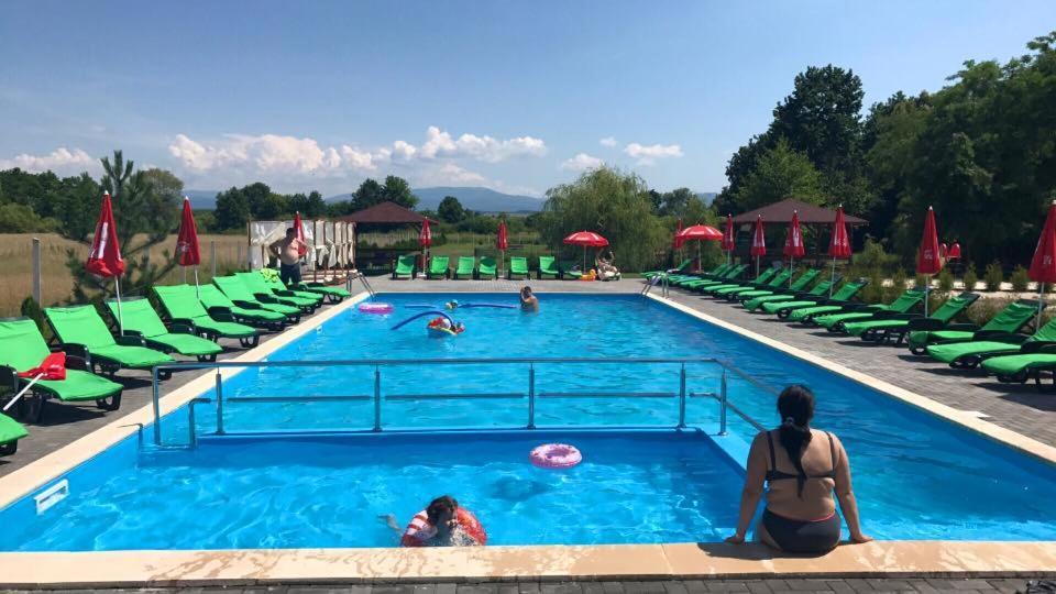 Hanul Lui Bogdan Economy Inn Făget Екстериор снимка