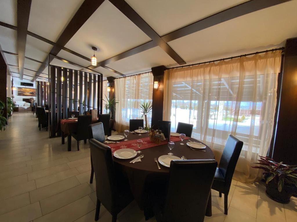 Hanul Lui Bogdan Economy Inn Făget Екстериор снимка