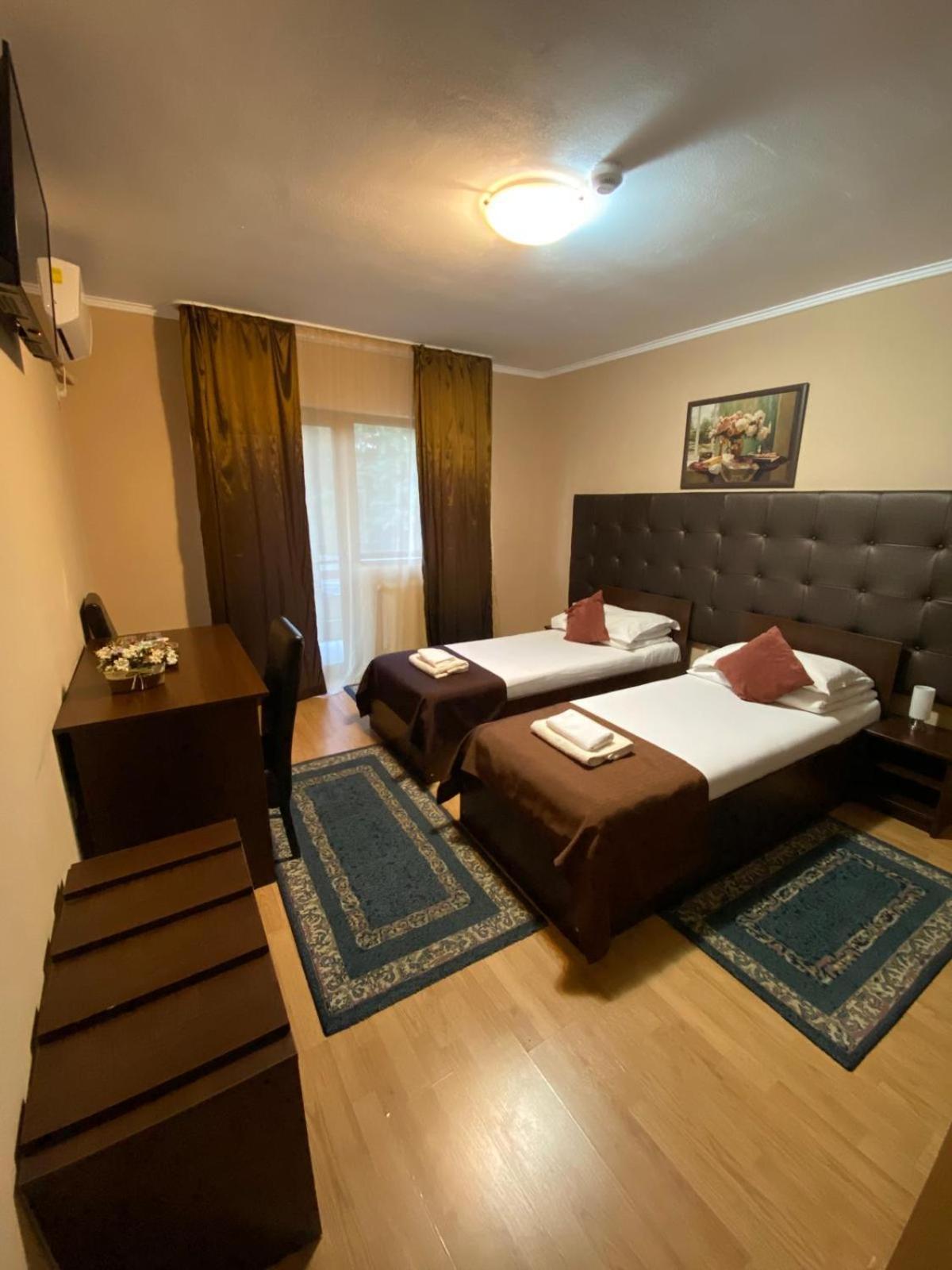 Hanul Lui Bogdan Economy Inn Făget Екстериор снимка